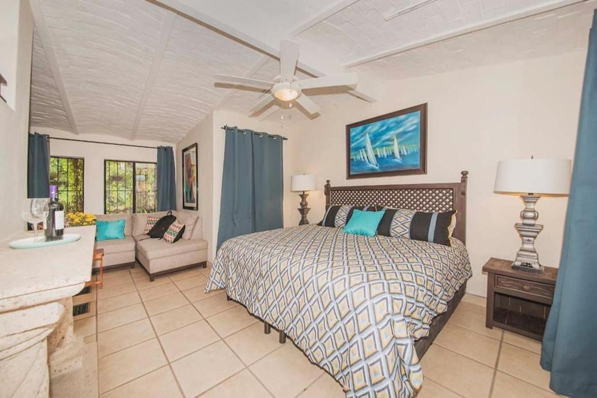Enjoy Ac In Our Guest Room At Inn Ajijic Exterior foto